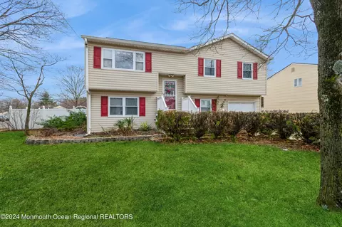 861 Poole Ave, Hazlet, NJ 07730