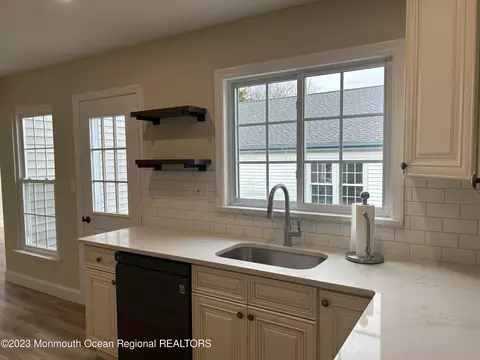 36 Marlow Ave, Manchester, NJ 08759