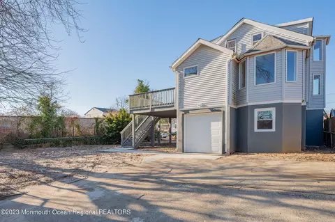 8 Myrtle Ave, Keansburg, NJ 07734