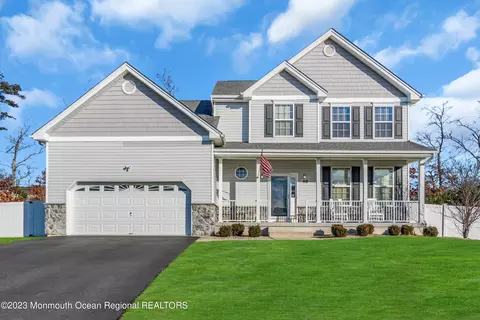 46 Imperial Pl, Jackson, NJ 08527