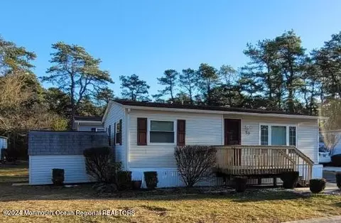 99 Woodchuck Pkwy, Whiting, NJ 08759