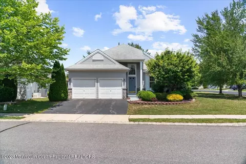 28 Medici Dr, Manchester, NJ 08759