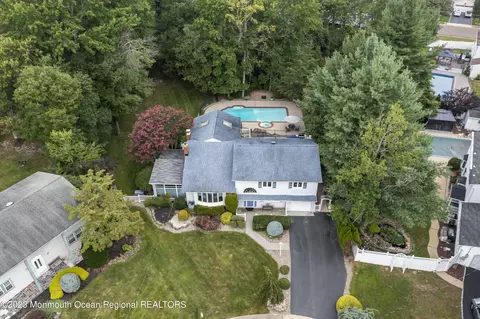 4 Frost Ct, Morganville, NJ 07751