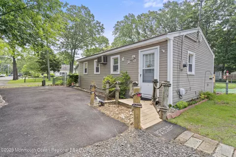45 Hampton Rd, Brick, NJ 08723