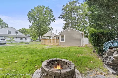 Exterior - 45 Hampton Rd, Brick, NJ 08723 photo 6 of 8