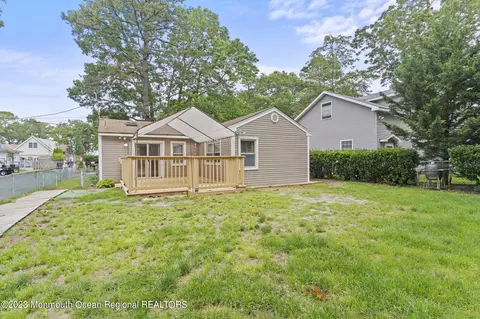 Exterior - 45 Hampton Rd, Brick, NJ 08723 photo 5 of 8