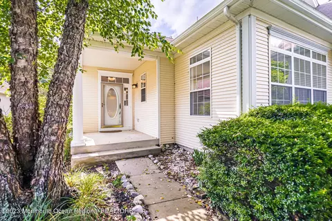 364 Golf View Dr, Little Egg Harbor, NJ 08087