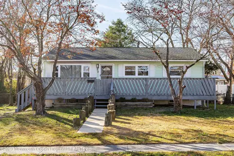 29 Brandies Rd, Toms River, NJ 08757