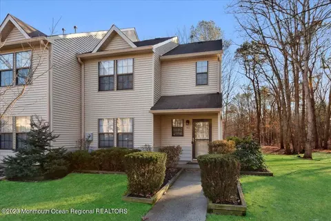 905 Poppy Pl, Jackson, NJ 08527