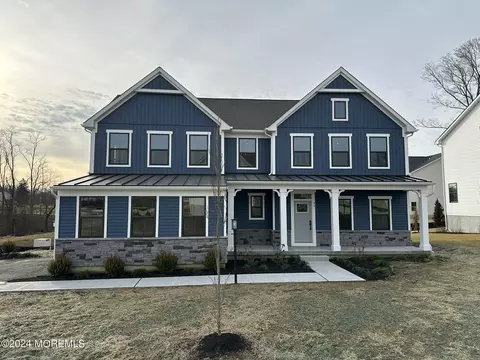 41 Charleston St, Farmingdale, NJ 07727