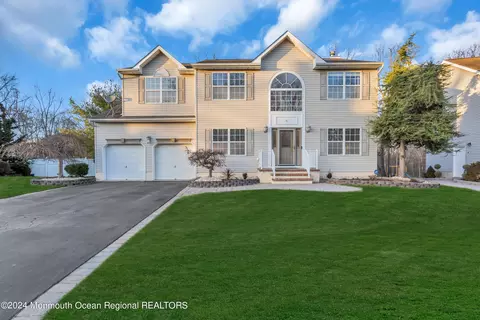 6 Cedarwood Ln, Jackson, NJ 08527