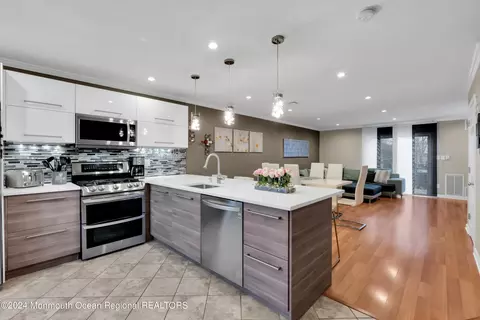 60 County Rd #B8, Aberdeen, NJ 07747
