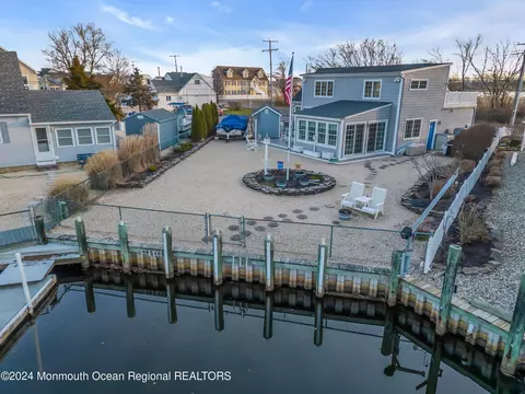 229 Bay Shore Dr, Waretown, NJ 08758