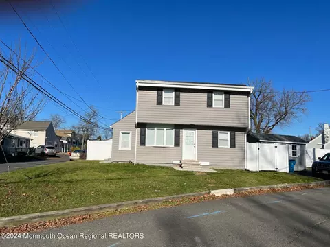 197 Cleveland Ave, Laurence Harbor, NJ 08879