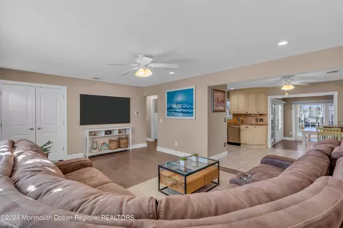 813 Spar Dr, Forked River, NJ 08731 photo 9