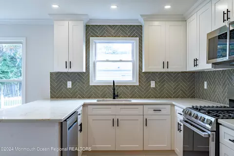 50 Santiago Ct, Toms River, NJ 08757