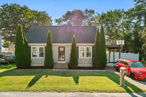 1153 Ocean Ave, Beachwood, NJ 08722