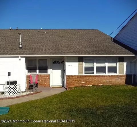 11 Minnesota Dr #307, Matawan, NJ 07747