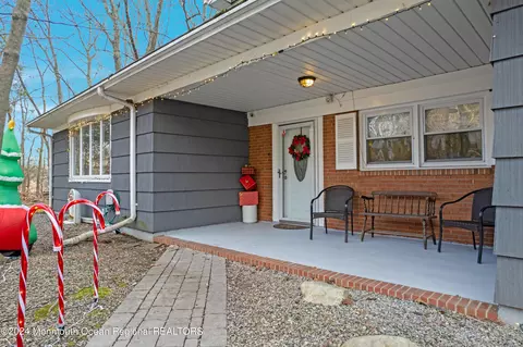 268 Washington Pl, North Brunswick, NJ 08902