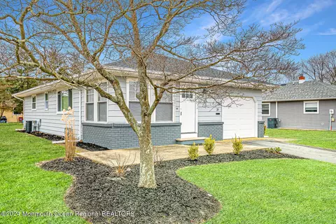 21 Frederiksted St, Toms River, NJ 08757