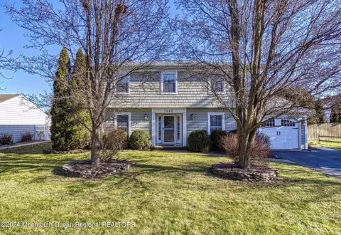 1043 Evelyn Dr, Toms River, NJ 08753