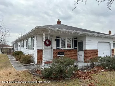 14 San Salvador St, Toms River, NJ 08757