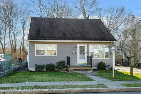265 Edgeview Rd, Keyport, NJ 07735