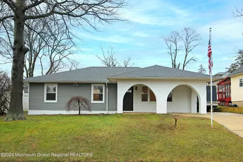 89 Washington St, Keyport, NJ 07735