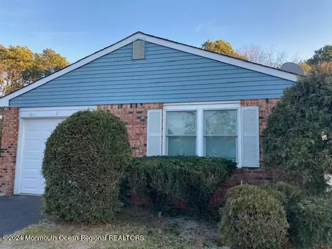 52 Jetty Ct, Brick, NJ 08723