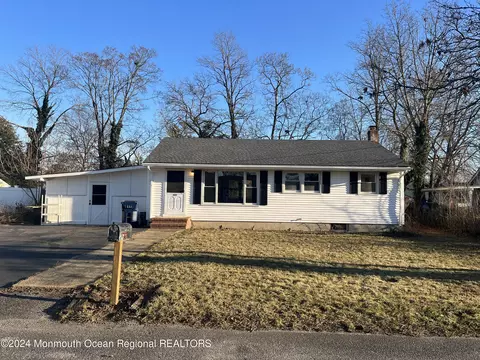 537 Mermaid Ave, Beachwood, NJ 08722