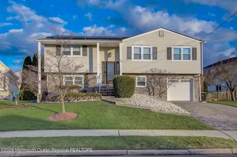 13 Cork Pl, Hazlet, NJ 07730