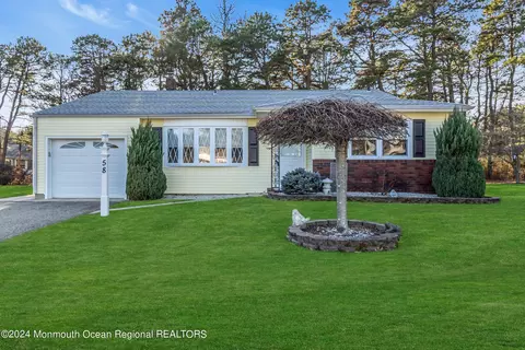 58 Auburn Rd, Toms River, NJ 08757