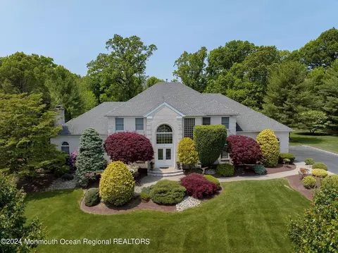 6 Monterey Ct, Holmdel, NJ 07733