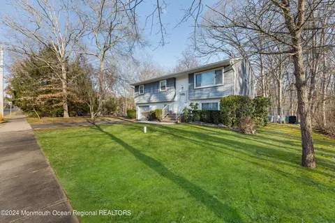 391 Diamond Rd, Jackson, NJ 08527 photo 3