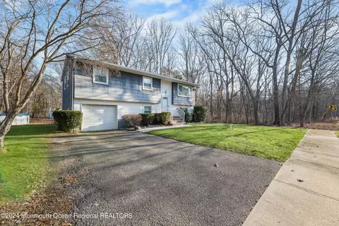 391 Diamond Rd, Jackson, NJ 08527