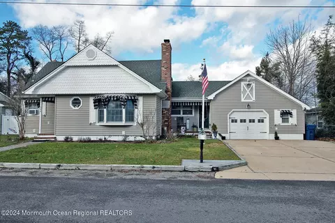 508 Neptune Ave, Beachwood, NJ 08722