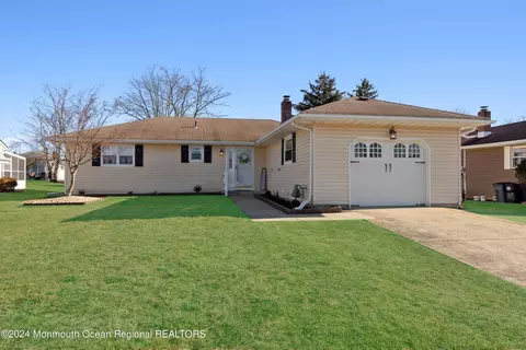 240 N Barbados Dr, Toms River, NJ 08757