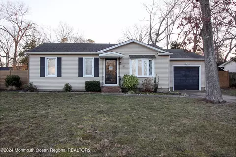 113 Oakwood Pl, Forked River, NJ 08731
