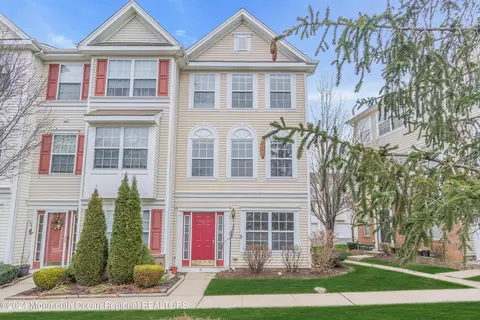 21 Giera Ct #126, Parlin, NJ 08859