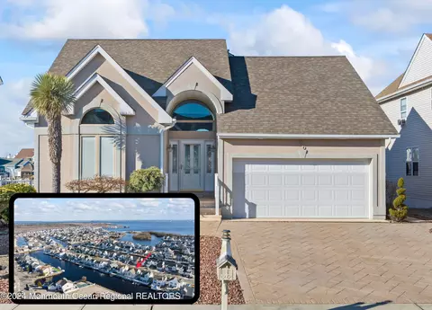 26 Toppinglift Dr, Bayville, NJ 08721