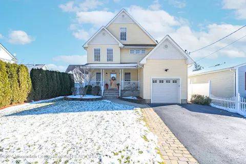 212 Keats Ave, Toms River, NJ 08753