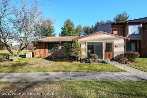 110 Manchester Ct, Red Bank, NJ 07701