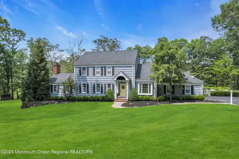 20 Glenwood Rd, Colts Neck, NJ 07722