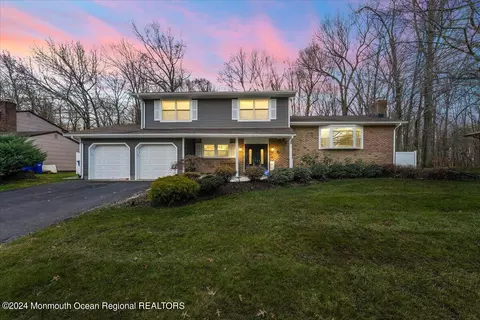 28 Woodmere Rd, North Brunswick, NJ 08902
