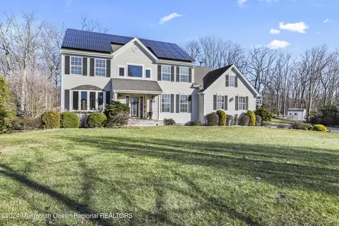 670 Blueberry Hl, Freehold, NJ 07728