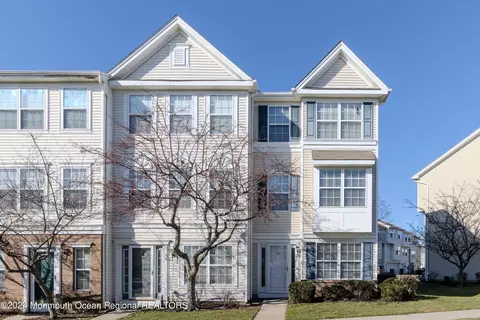 95 Giera Ct #67, Sayreville, NJ 08859