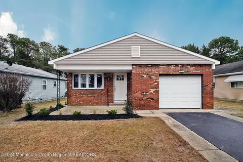 139 Freeport Blvd, Toms River, NJ 08757