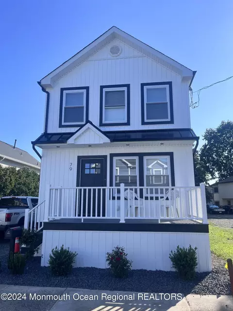 79 Fulton St, Keyport, NJ 07735