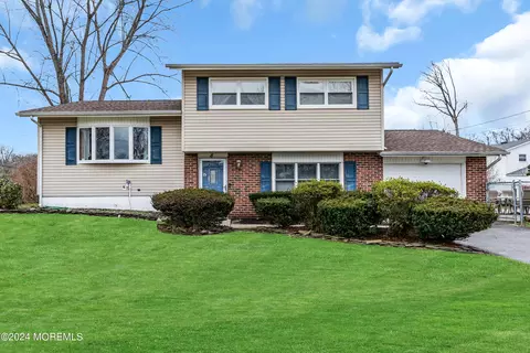 8 S Carolina St, Jackson, NJ 08527