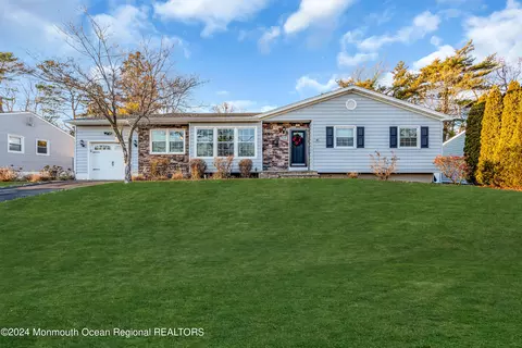 81 Oakland Dr, Brick, NJ 08724